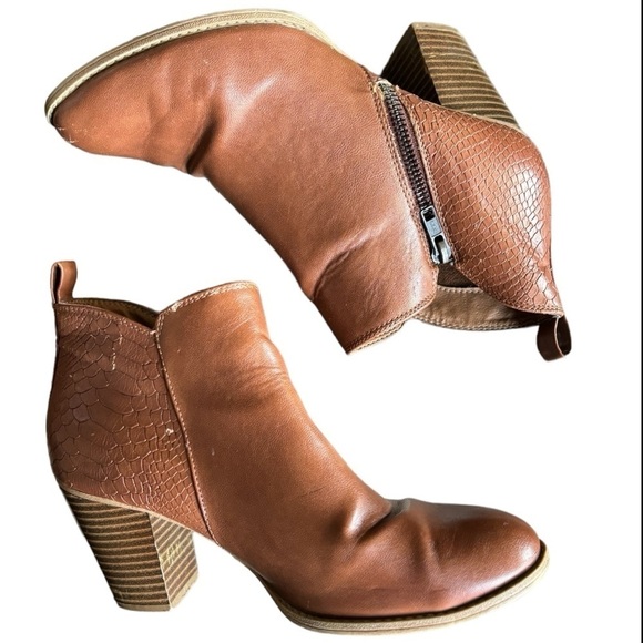 Euro Soft Savina Boot Chestnut Brown Size 7.5 Heeled Ankle Boots Sofft - Picture 11 of 13